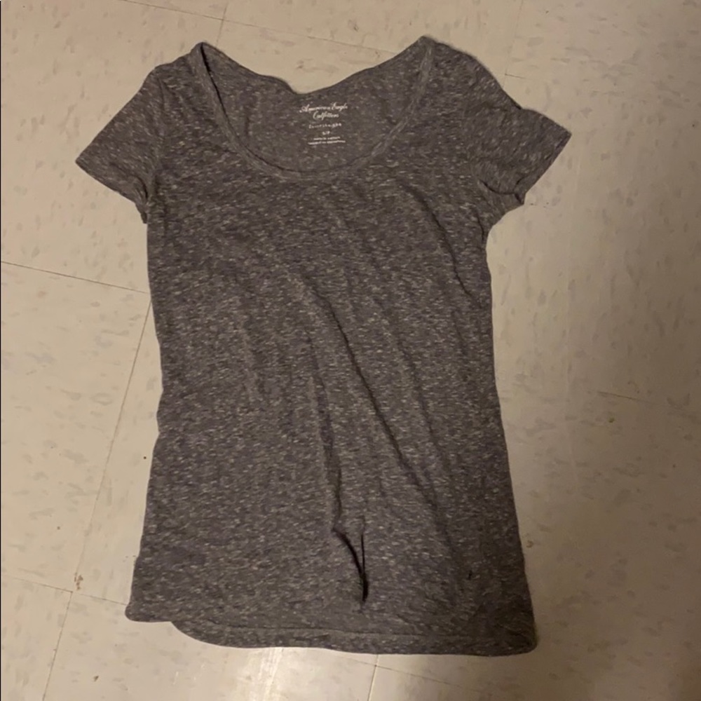 Grey short sleeve tee